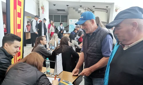 bursa locurilor de munca 23 mai 2025 slatina   foto alina mitran (2) jpg