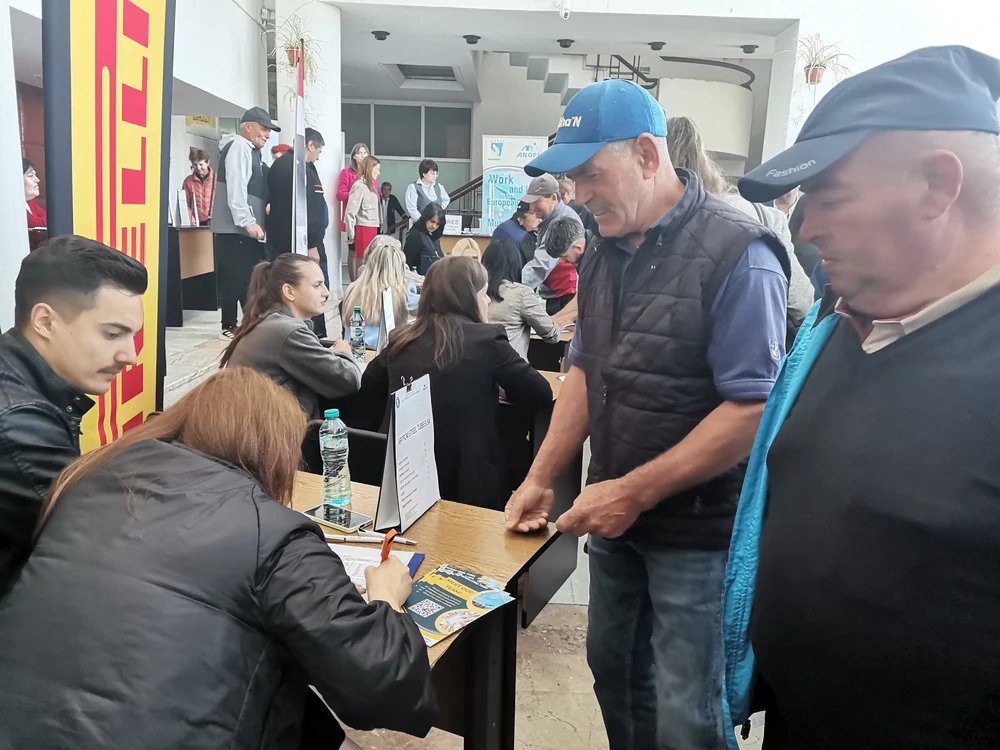 Județul cu industrie dezvoltată, dar șomaj aproape dublu față de media națională. Meseriile care îi ajută pe șomeri să treacă hopul