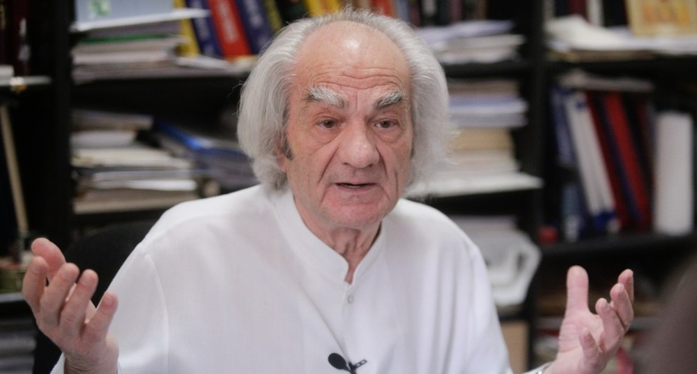1 iulie: ziua în care a fost adoptată prima Constituție a României. Neurochirurgul Leon Dănăilă împlinește vârsta de 91 de ani