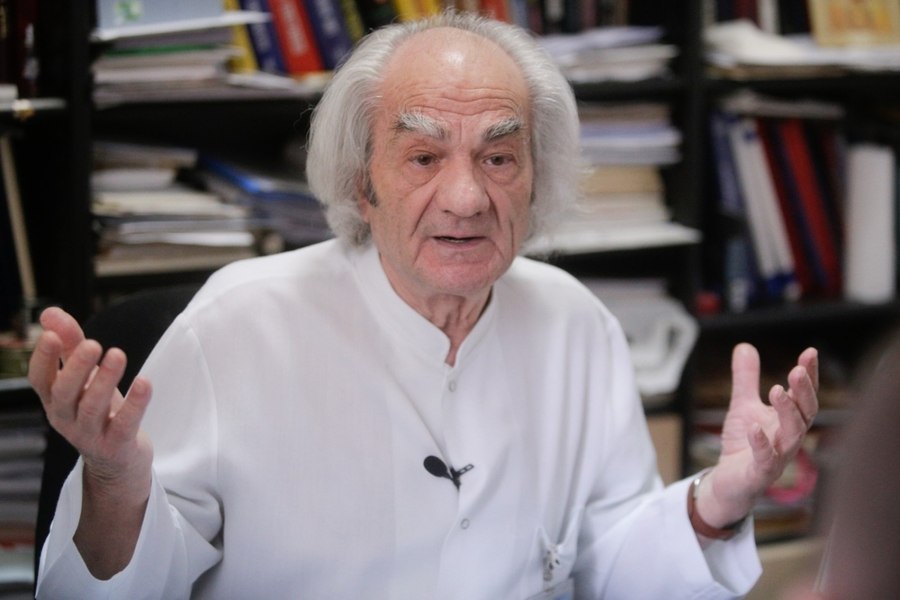 Secretul longevității medicului Leon Dănăilă: „Deși am trecut de pragul de 90 de ani, încă profesez ca neurochirurg”
