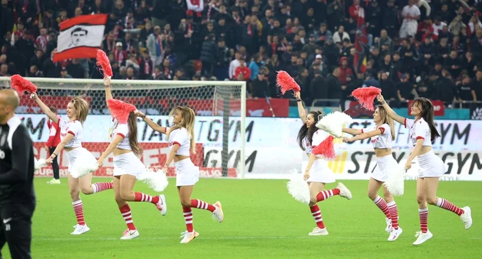 Majoretele au fost abuzate de fanii FCSB. Foto Ionuț Iordache/ gsp.ro