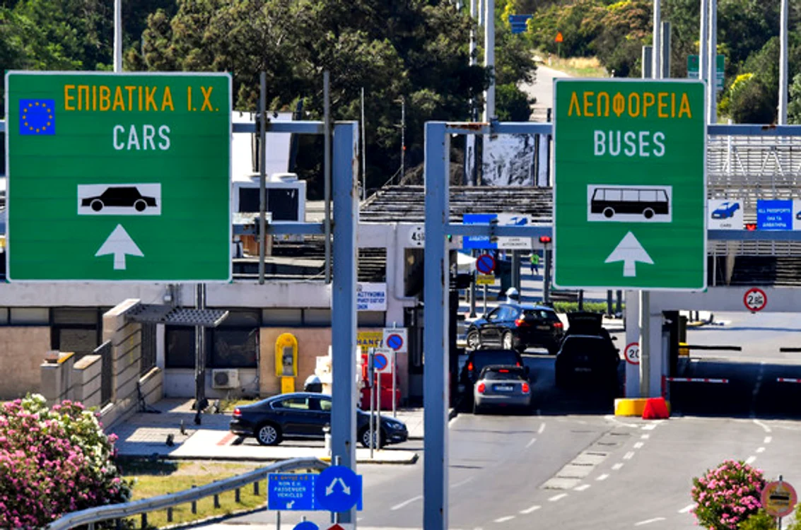 
    Românii vor putea intra din nou în Grecia pe la vama Kulata, începând de miercuri, 15 iuliefoto: EPA-EFE  