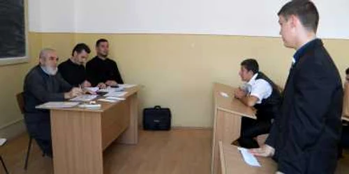 Au inceput înscrierile pentru liceenii care vor să devină preoţi