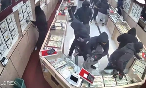 jaf intr un magazin de bijuterii din california foto @nexta tv png