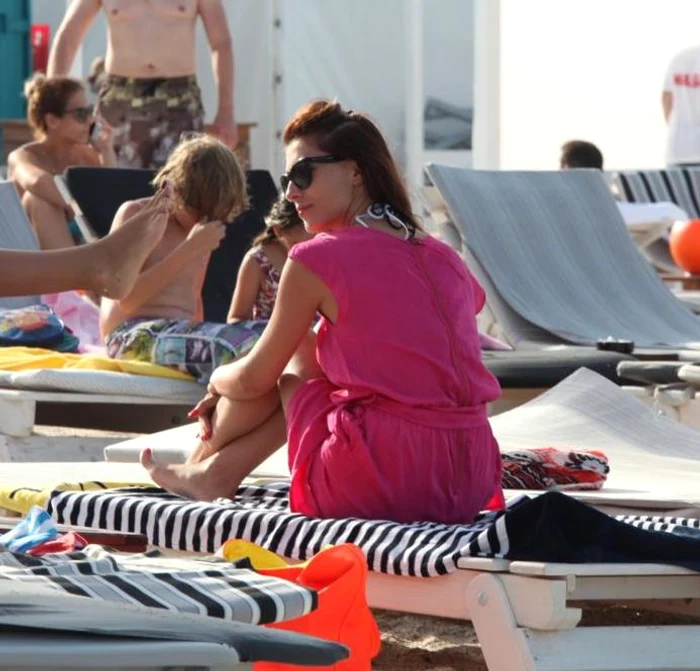 Ilinca a avut un costum de baie pe dedesubt, dar nu a vrut să dea jos rochia