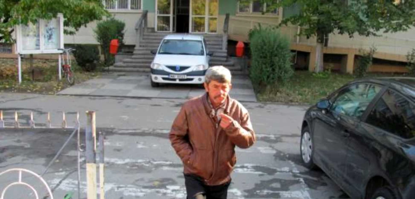 Atenţie, accesul în poliţie permis numai pe trecerea de pietoni!