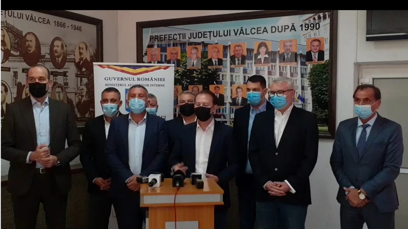 Florin Cîţu şi ministrul de Finanţe Dan Vîlceanu la Râmnicu Vâlcea FOTO Adevărul