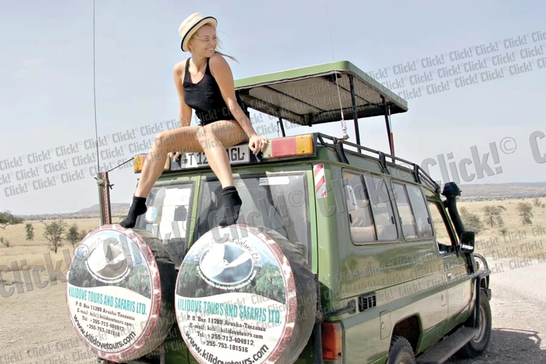 Delia Matache a purtat mai  mereu o perucă „africană”,  ca să dea bine în poze