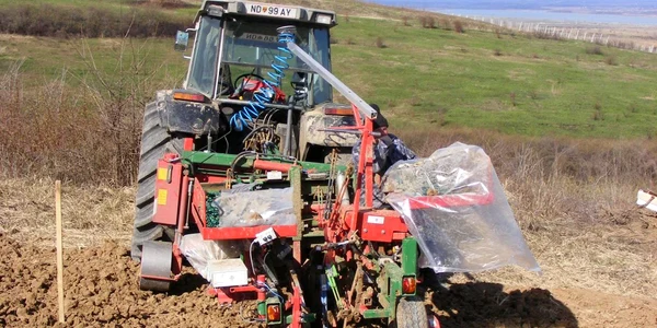Un amarastean care oferea fictiv tractoare ungurilor a fost arestat