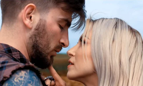 Andreea Balan Asa de frumos jpeg