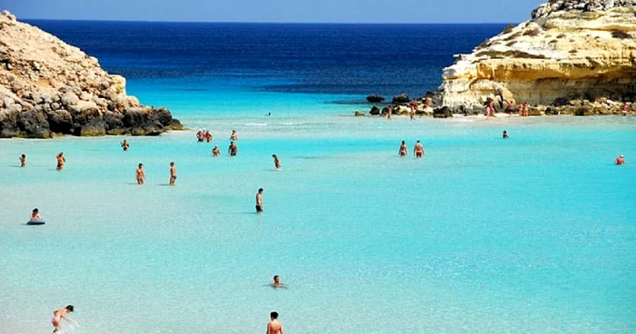 Plaja Spiaggia Dei conigli FOTO imperatore.it