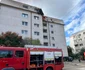Focul a cuprins mansarda, dar și acoperișul blocului / Sursa foto: captură video CT Info