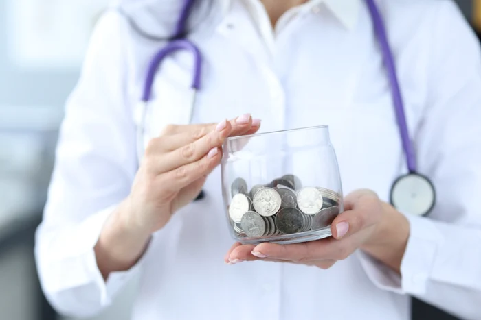 Cât câștigă un medic în România / Foto: Shutterstock