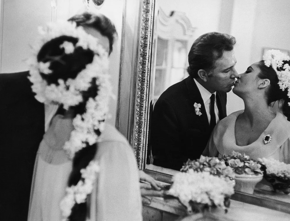 Elizabeth Taylor s-a căsătorit cu Burton după numai nouă zile de la divorţul de Fisher