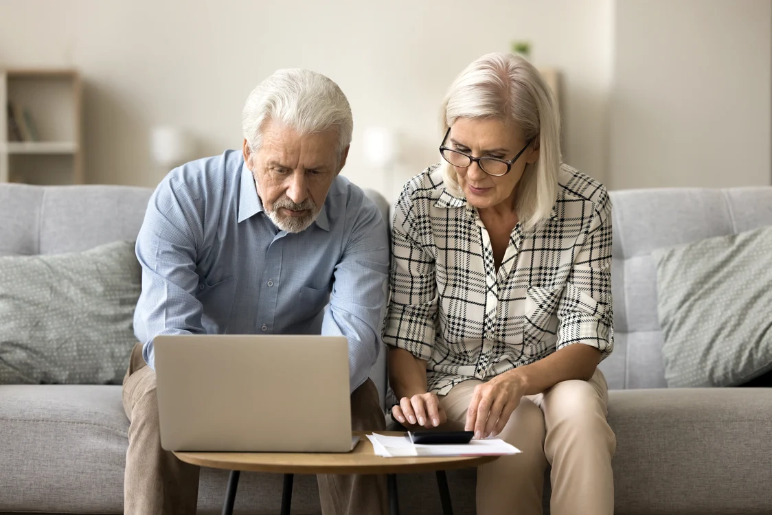 Mulți pensionari iau în calcul mutarea dincolo de hotare / foto: Shutterstock