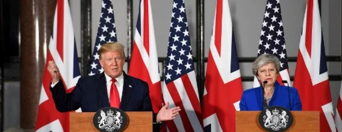 Donald Trump si Theresa May FOTO AFP