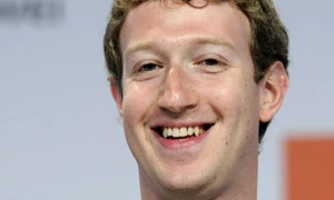 Mark Zuckerberg citeşte jpeg