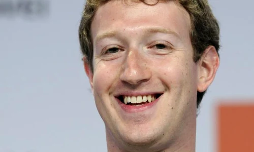 Mark Zuckerberg citeşte jpeg