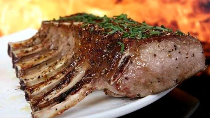 Mielul este bogat în vitamine B, fier şi zinc