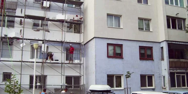 Unii şi-au izolat exteriorul, alţii nu, iar rezultatul este unul inestetic