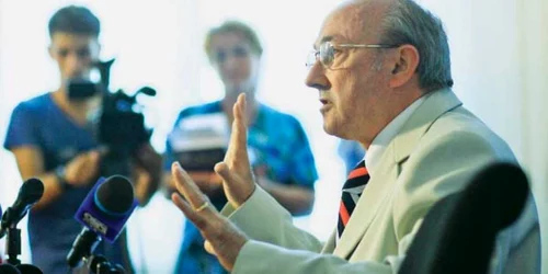 Ministrul Ritli Ladislau cere restricţii în prescrierea medicamentelor  