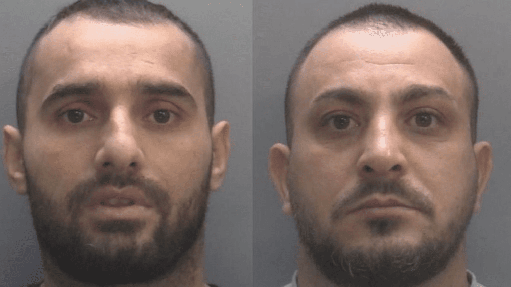 Români condamnați la 27 de ani de închisoare în Mare Britanie, după ce au legat femei cu bandă adezivă și le-au jefuit