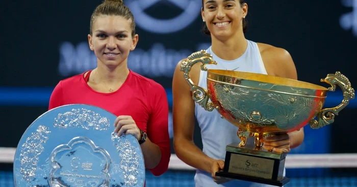 Simona Halep şi Caroline Garcia FOTO EPA