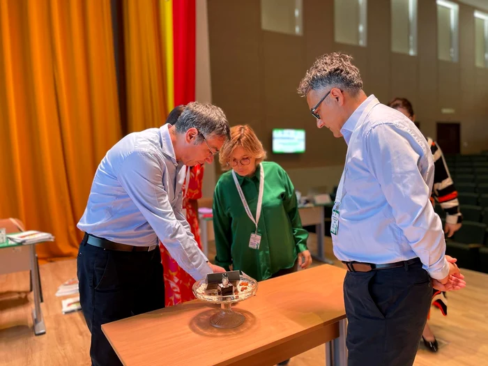 Juriul a analizat gustarea din toate punctele de vedere. Foto: Universitatea Oradea
