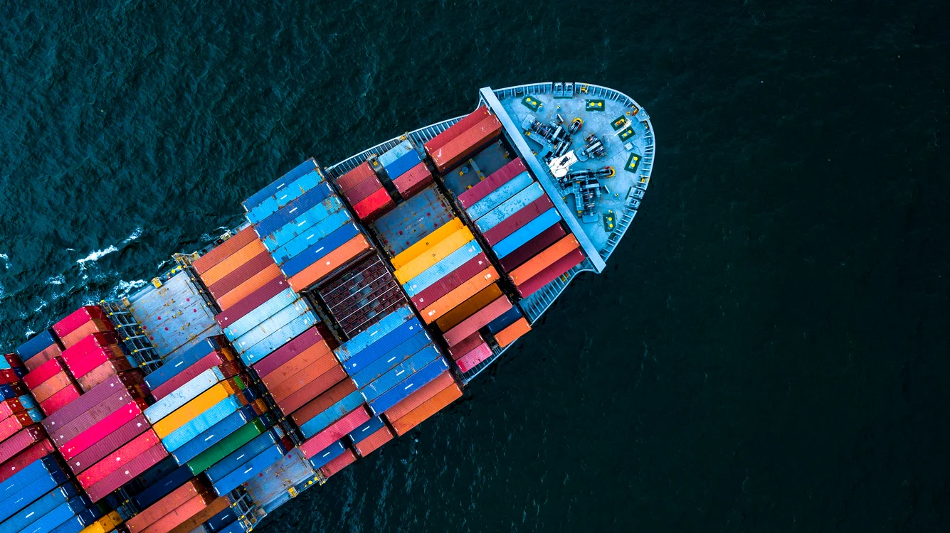 foto navă de transport maritim încărcată cu mărfuri