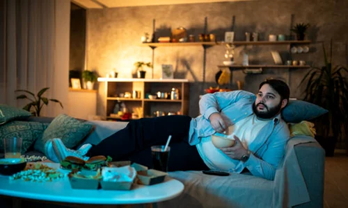 canapea stil viata sedentar televizor istock jpg