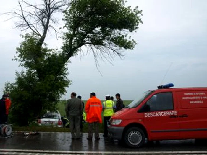 Accidentul rutier s-a soldat cu 4 victime: un mort şi trei răniţi