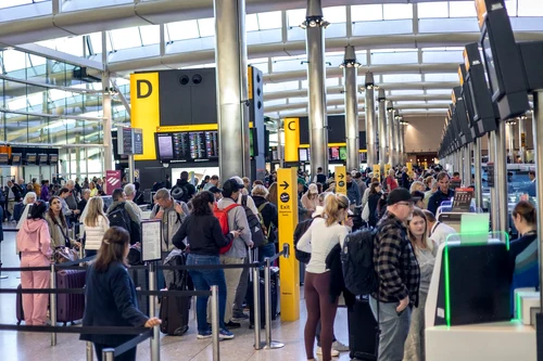 Aglomerația de duminică pe aeroportul Heathrow FOTO Profimedia