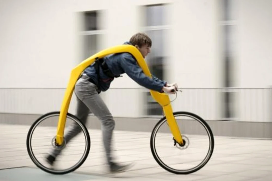 BIcicleta fără pedale (FOTO WENN)