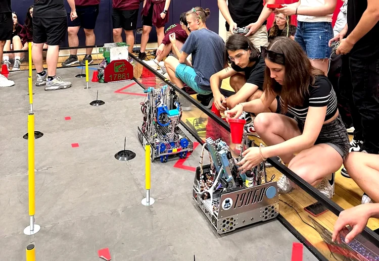 Cum arată și funcționează robotul de loc X la Chicago Robotics Invitational. FOTO Diana Coman