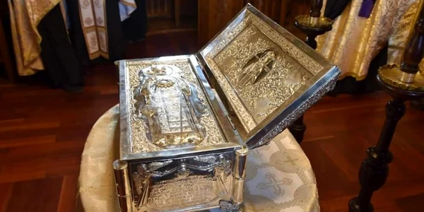 Noua raclă de argint cu moaştele Sfântului Calinic de la Cernica de la Mănăstirea Frăsinei Vâlcea Foto Adevărul - credit Asociaţia de promovare a turismului vâlcean