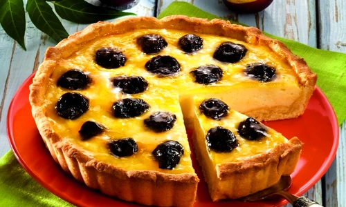 tarta cu branza si prune jpeg