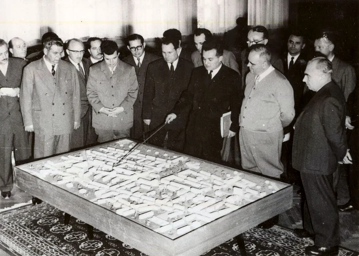 Ceaușescu alături de Ghiorghiu Dej FOTO fototeca online a comunismului românesc