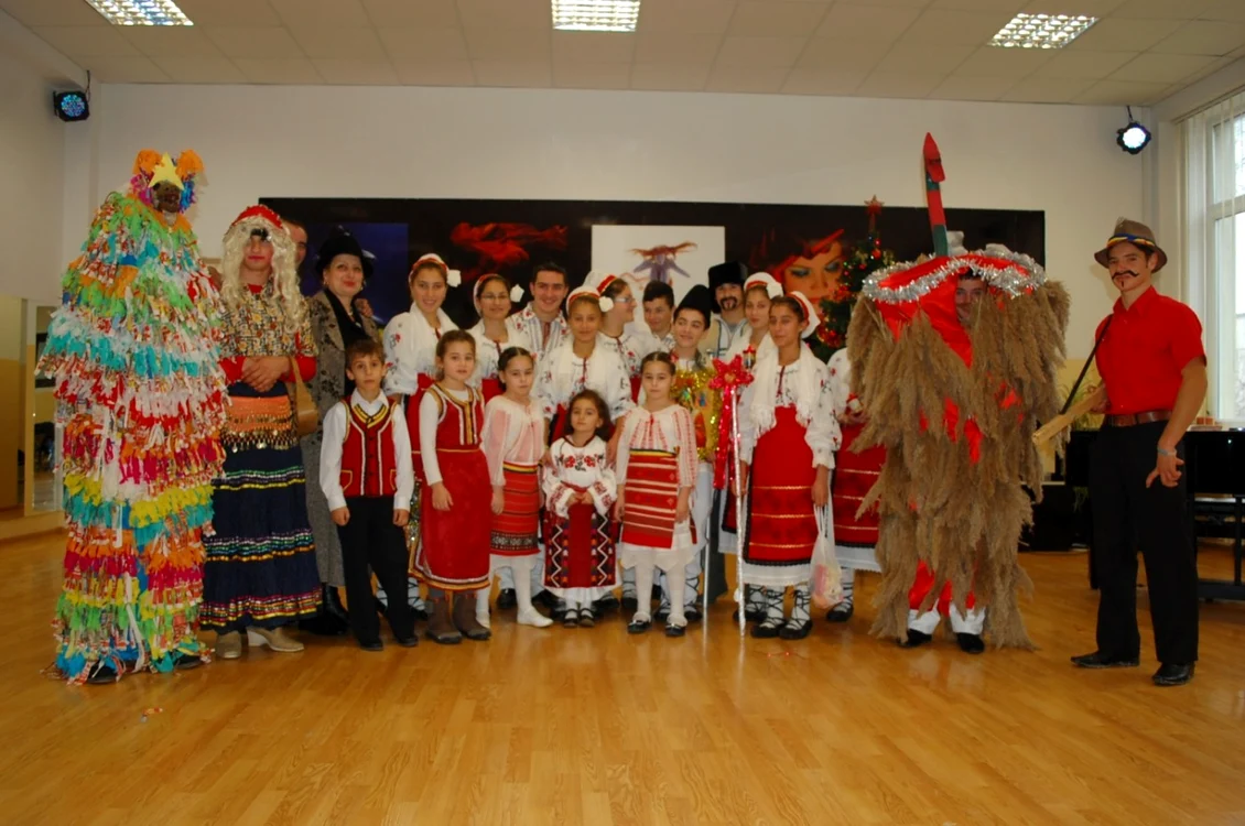 Ceată de colindători din Dobrogea Sursă foto Centrul Cultural Teodor T Burada Constanţa