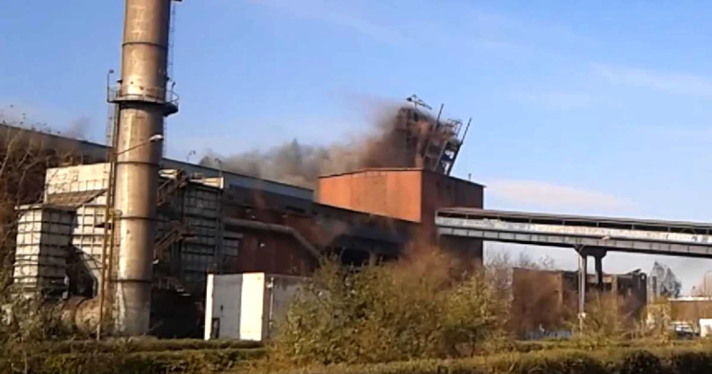 Furnalul numarul 1 de la ArcellorMittal Galaţi a fost demolat. Foto: martor la demolare