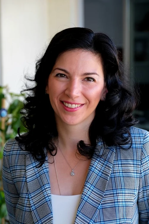 
    Silvia Mihăilescu, la ING Bank, vă dă cinci sfaturi ca să vă ajungeți cu banii  