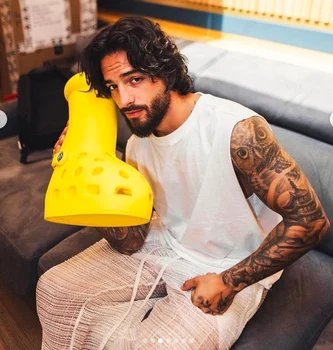 Primul care a testat varianta pe galben a cizmelor a fost Maluma / Foto: Instagram