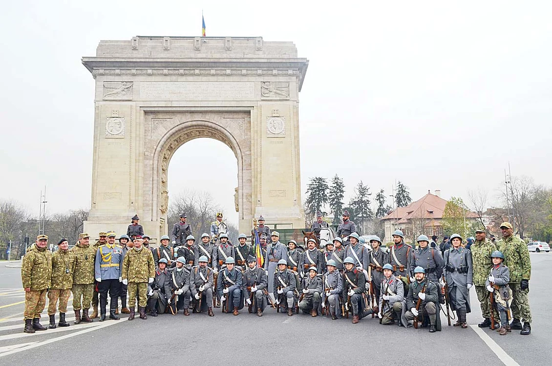 Asociația ”Tradiția  Militară” a participat la repetiții la Arcul de Triumf