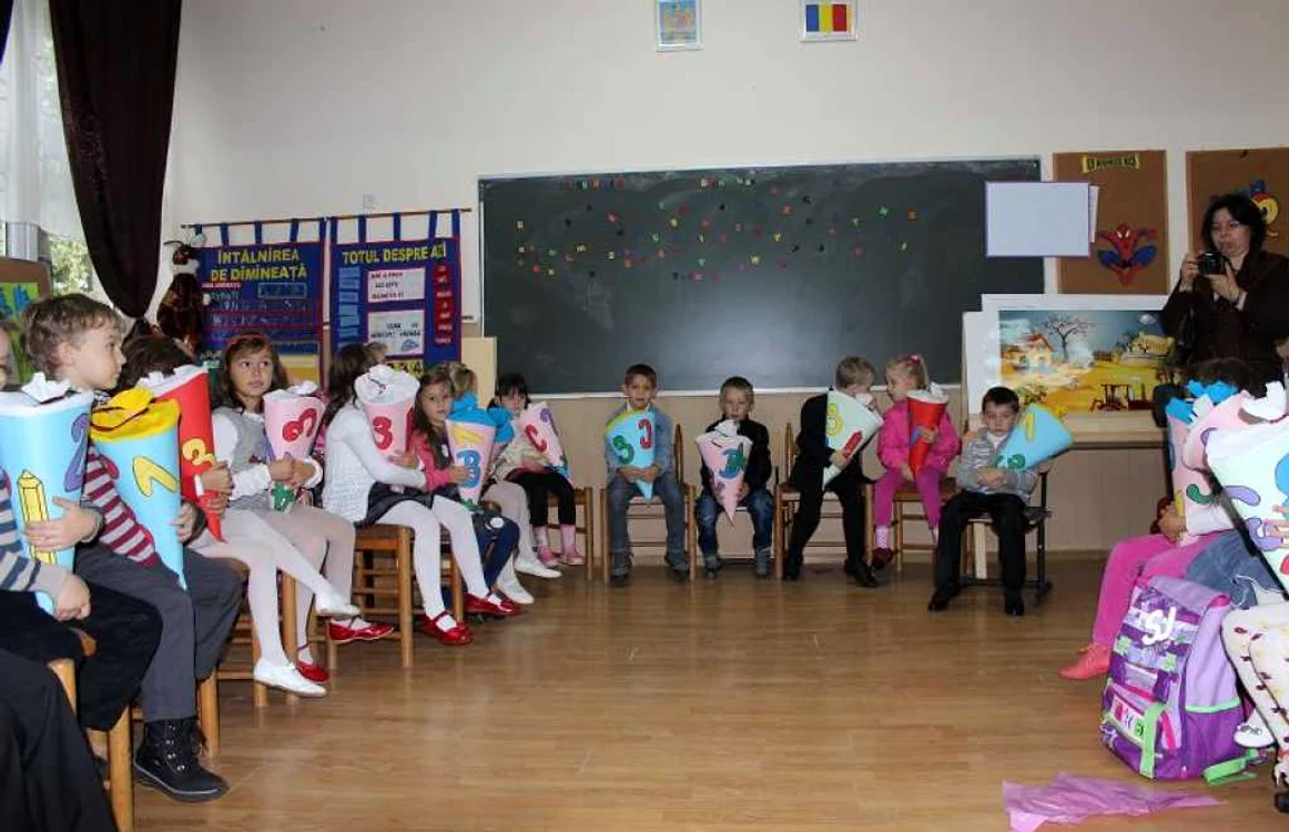 Fiecare unitate de învăţământ va elabora şi aproba algoritmul/metoda de repartizare a elevilor la clasă