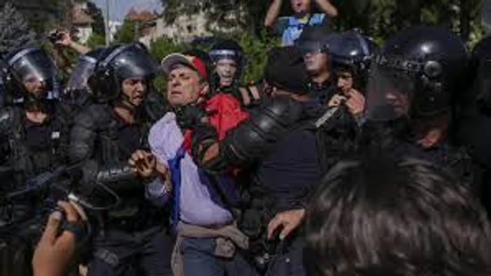 Procurorii DIICOT au decis că jandarmii și șefii lor au acționat corect în reprimarea mitingului din 10 octombrie 2018Foto: captură digi24.ro