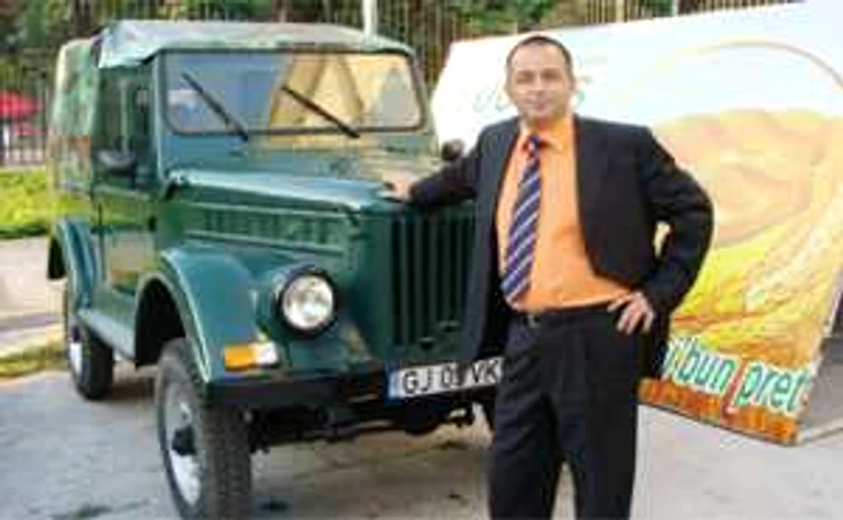 Sarcină s-a îmbogăţit vânzând zmeură cu cana