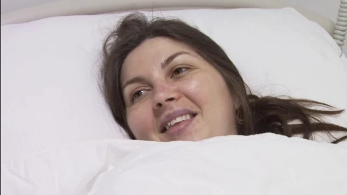 
    Totul a fost posibil datorită medicului Petre Brătilă, unul dintre puținii medici din lume specializati în tehnici de tratament conservator pentru cancerul de col uterin  