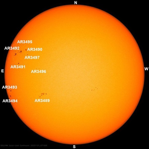 Un „arhipelag de pete solare” de 15 ori mai mare decât Pământul ar putea duce la erupții solare devastatoare și furtuni de radiații