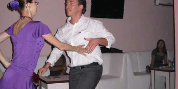 Constanta: Lecţii de salsa în staţiunea Mamaia