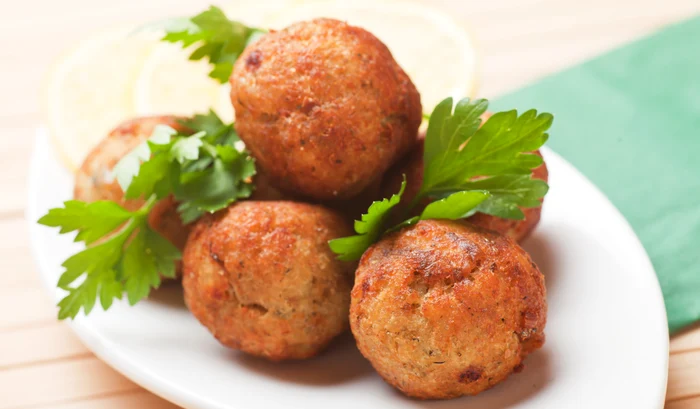 Care este ingredientul secret pentru chiftelele suculente și crocante? (foto: Shutterstock)