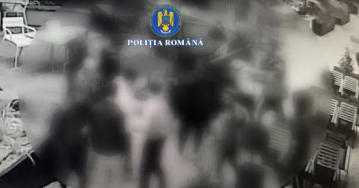 Pitești: imagini șocante cu violențe la mall, 11 tineri reținuți în urma încăierării